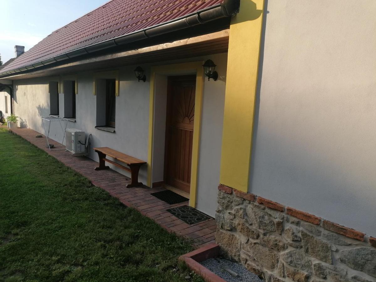 Apartman Na Statku Jílovice Exterior photo