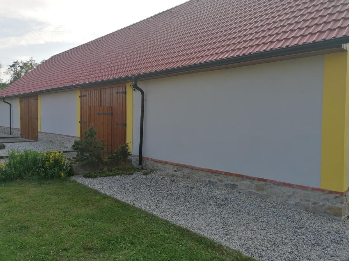 Apartman Na Statku Jílovice Exterior photo